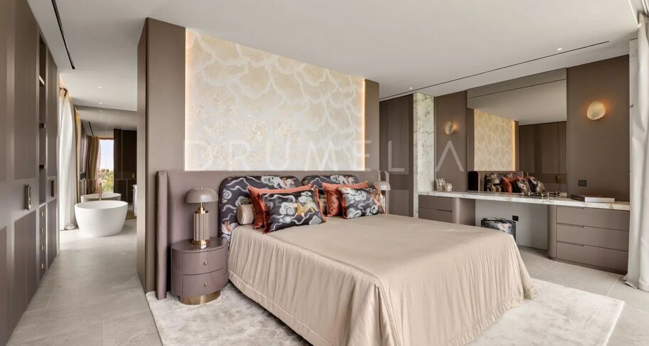 Villa for salg i La Reserva, Sotogrande