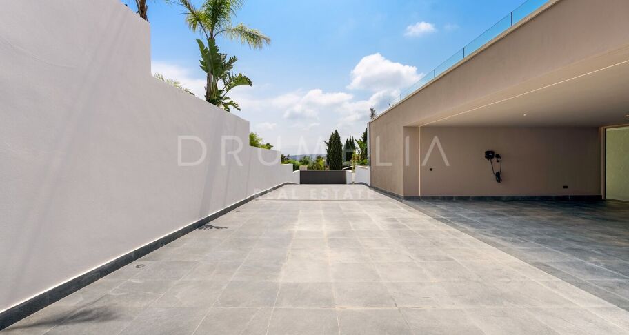 Villa for salg i La Reserva, Sotogrande