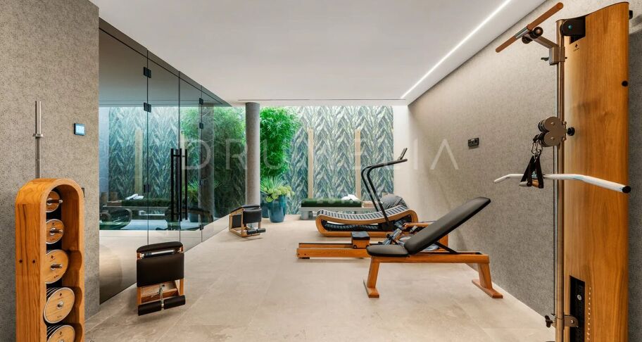 Villa for salg i La Reserva, Sotogrande