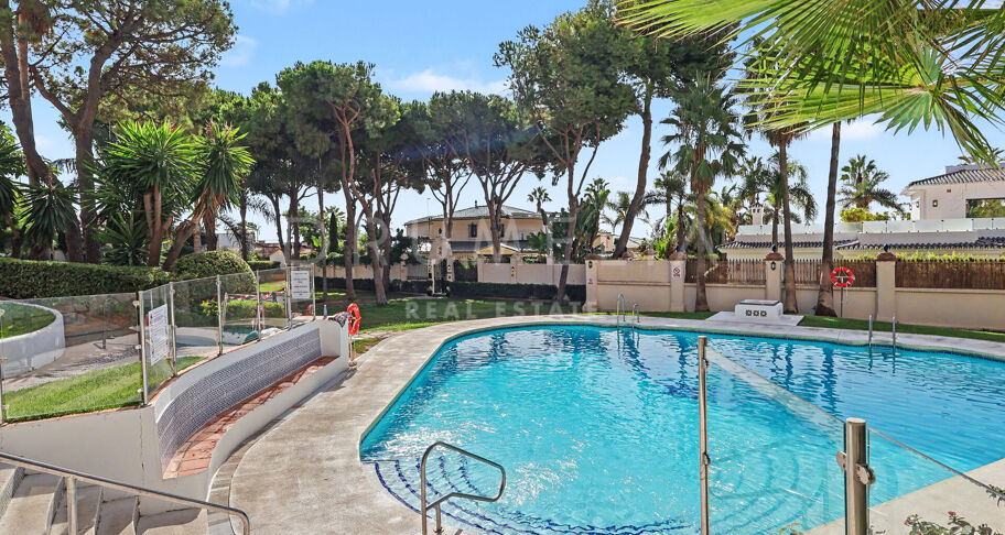 Renoviertes Apartment im Erdgeschoss in Andaluceda del Mar, Puerto Banfas