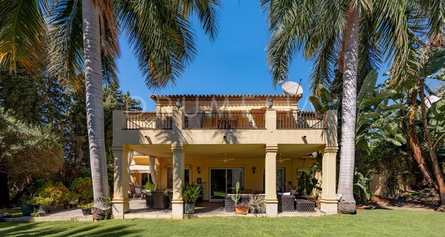 Villa à Las Brisas, Nueva Andalucía, dans un cadre ultra-privé
