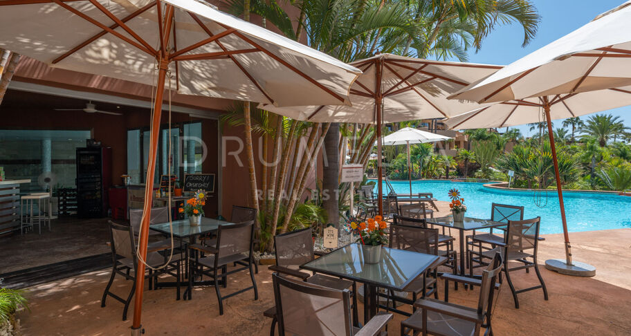 Spacious ground-floor apartment with private garden in Mansion Club, Golden Mile – Marbella
