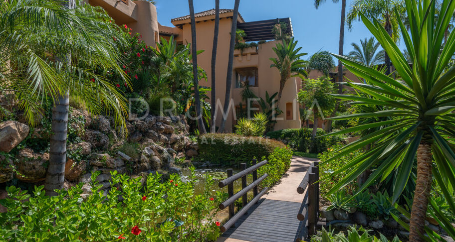 Spacious ground-floor apartment with private garden in Mansion Club, Golden Mile – Marbella