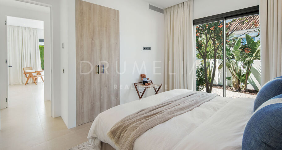Villa for salg i Puerto del Almendro, Benahavis