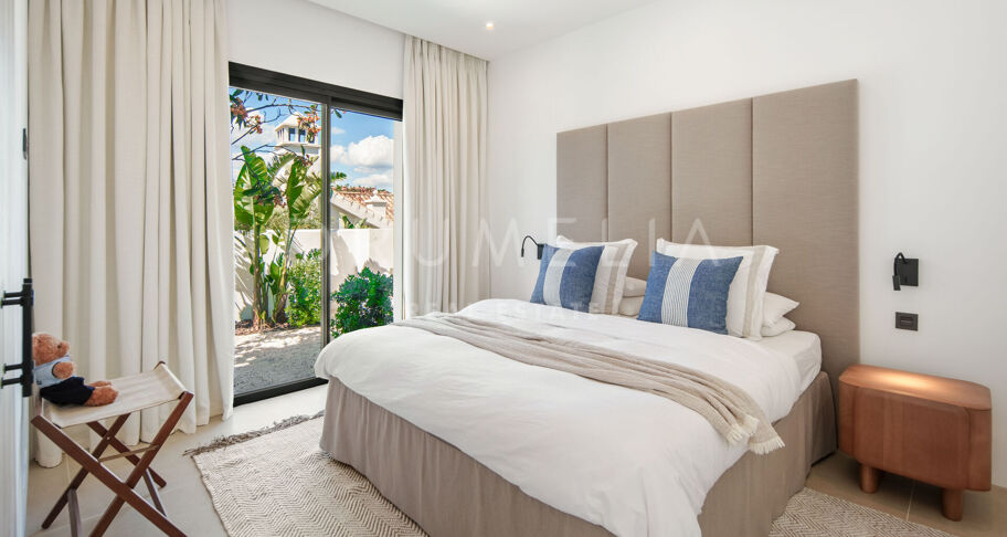 Villa for salg i Puerto del Almendro, Benahavis