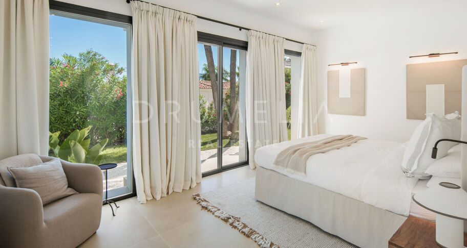 Villa for salg i Puerto del Almendro, Benahavis