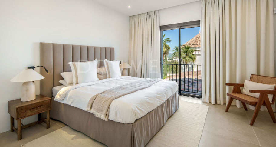 Villa for salg i Puerto del Almendro, Benahavis
