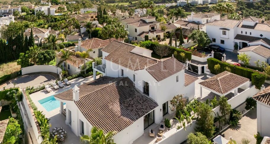 Villa for salg i Puerto del Almendro, Benahavis
