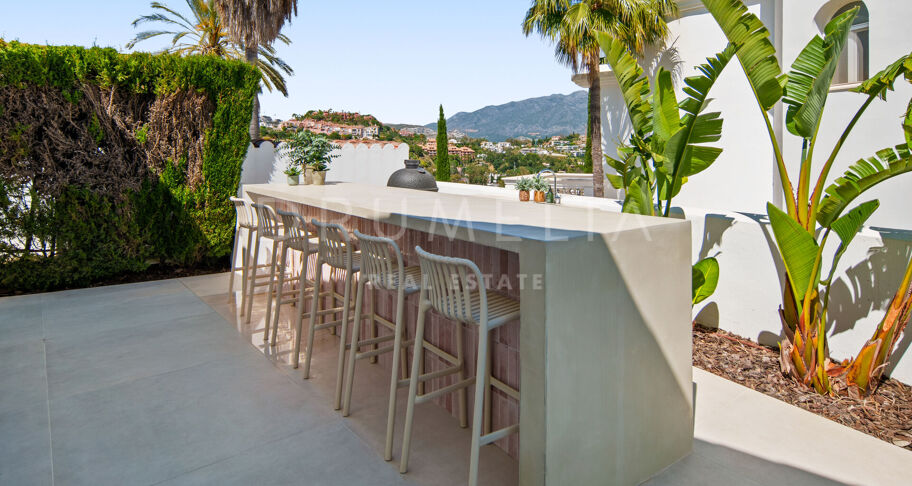 Villa for salg i Puerto del Almendro, Benahavis