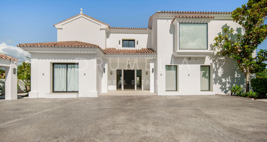 Villa for salg i Puerto del Almendro, Benahavis