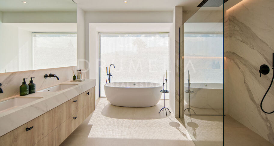 Villa for salg i Puerto del Almendro, Benahavis