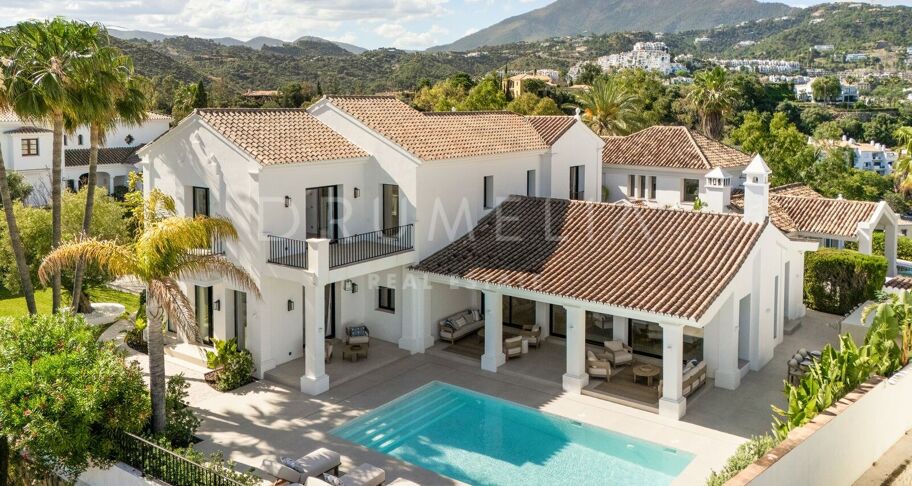Villa for salg i Puerto del Almendro, Benahavis
