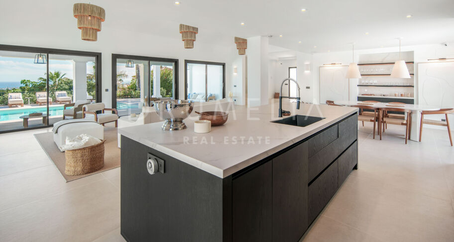 Villa for salg i Puerto del Almendro, Benahavis