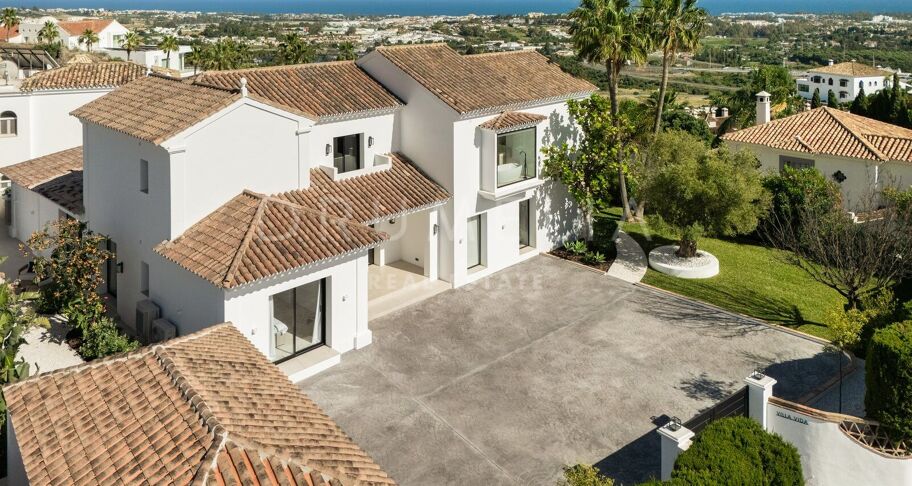 Villa for salg i Puerto del Almendro, Benahavis
