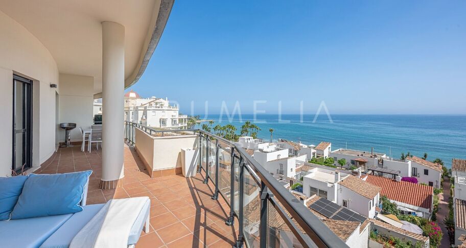 Spectaculaire penthouse avec vue sur la mer à Cosmo Beach, Estepona, à quelques mètres de la plage