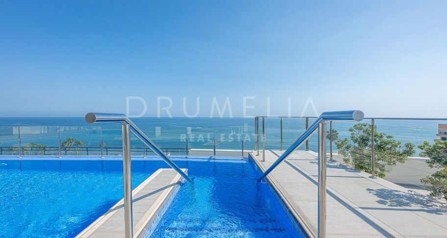 Spectaculaire penthouse avec vue sur la mer à Cosmo Beach, Estepona, à quelques mètres de la plage