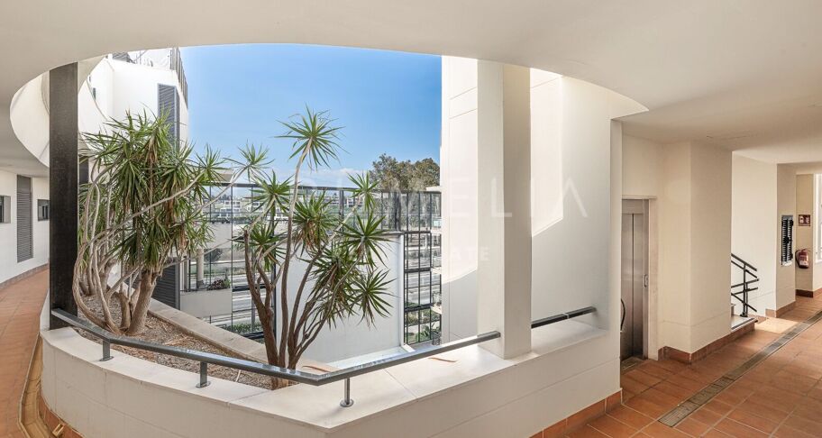 Spectaculaire penthouse avec vue sur la mer à Cosmo Beach, Estepona, à quelques mètres de la plage