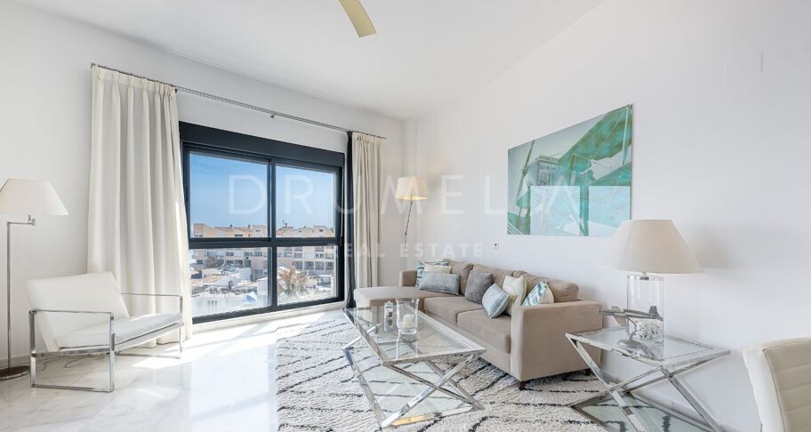 Spectaculaire penthouse avec vue sur la mer à Cosmo Beach, Estepona, à quelques mètres de la plage