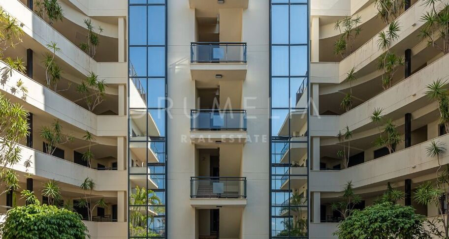Spectaculaire penthouse avec vue sur la mer à Cosmo Beach, Estepona, à quelques mètres de la plage