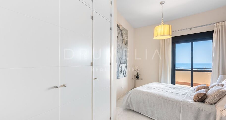 Spectaculaire penthouse avec vue sur la mer à Cosmo Beach, Estepona, à quelques mètres de la plage