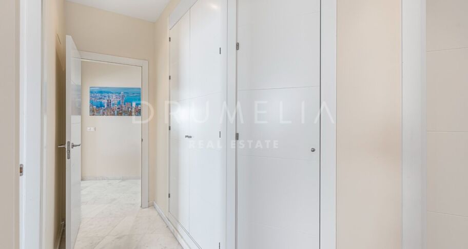 Spectaculaire penthouse avec vue sur la mer à Cosmo Beach, Estepona, à quelques mètres de la plage