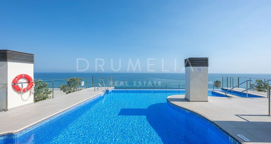 Spectaculaire penthouse avec vue sur la mer à Cosmo Beach, Estepona, à quelques mètres de la plage