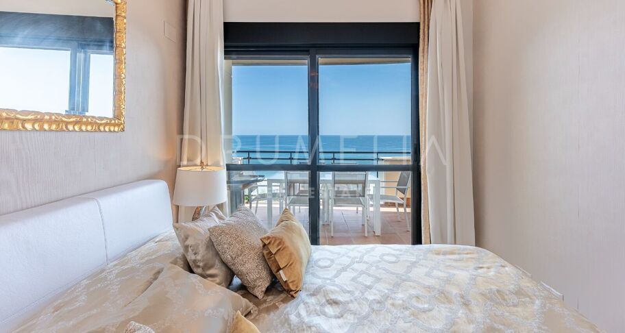 Spectaculaire penthouse avec vue sur la mer à Cosmo Beach, Estepona, à quelques mètres de la plage
