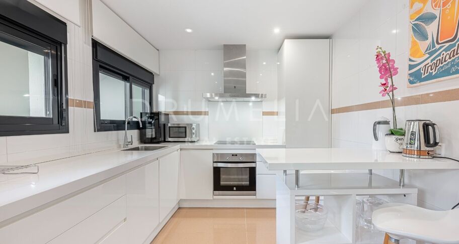 Spectaculaire penthouse avec vue sur la mer à Cosmo Beach, Estepona, à quelques mètres de la plage