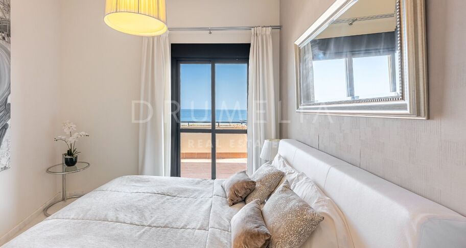 Spectaculaire penthouse avec vue sur la mer à Cosmo Beach, Estepona, à quelques mètres de la plage