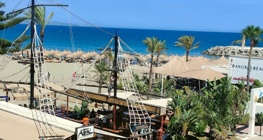 Appartement en front de la plage avec vue sur la mer au cœur de Puerto Banús