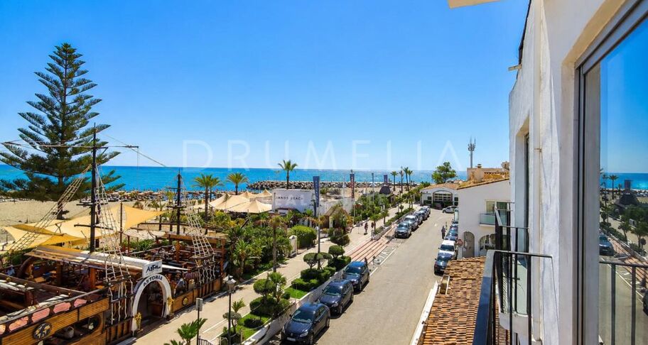 Appartement en front de la plage avec vue sur la mer au cœur de Puerto Banús