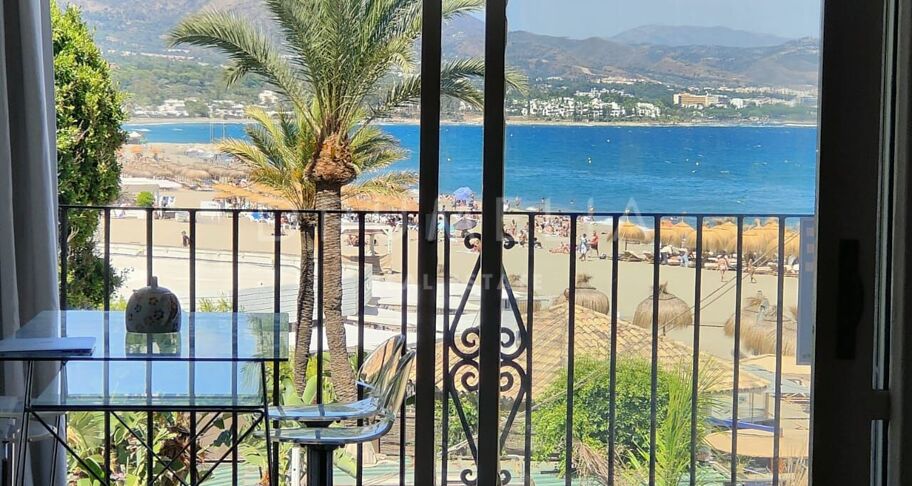 Appartement en front de la plage avec vue sur la mer au cœur de Puerto Banús