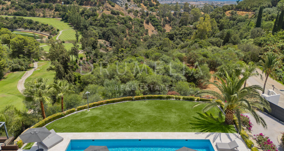 Villa Coppelia - Zeitgenössische Villa mit Panoramablick auf das Meer zum Verkauf in Los Almendros, Benahavís