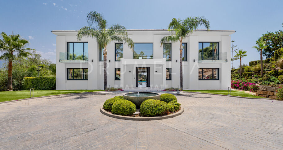 Villa Coppelia - Zeitgenössische Villa mit Panoramablick auf das Meer zum Verkauf in Los Almendros, Benahavís