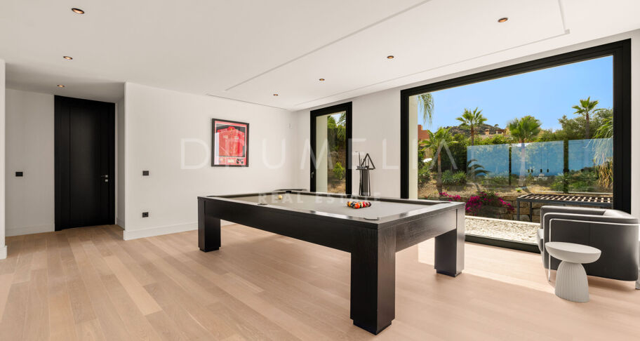 Villa Coppelia - Zeitgenössische Villa mit Panoramablick auf das Meer zum Verkauf in Los Almendros, Benahavís