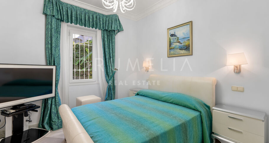 Villa junto a la playa en Marbella Este