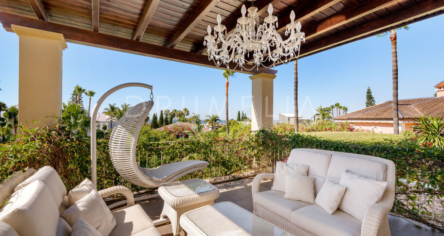 Villa junto a la playa en Marbella Este