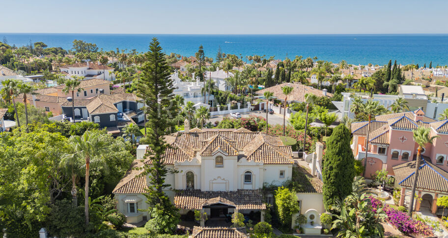 Villa junto a la playa en Marbella Este