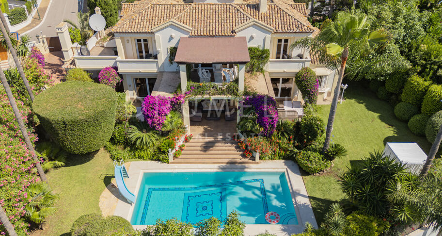 Villa junto a la playa en Marbella Este