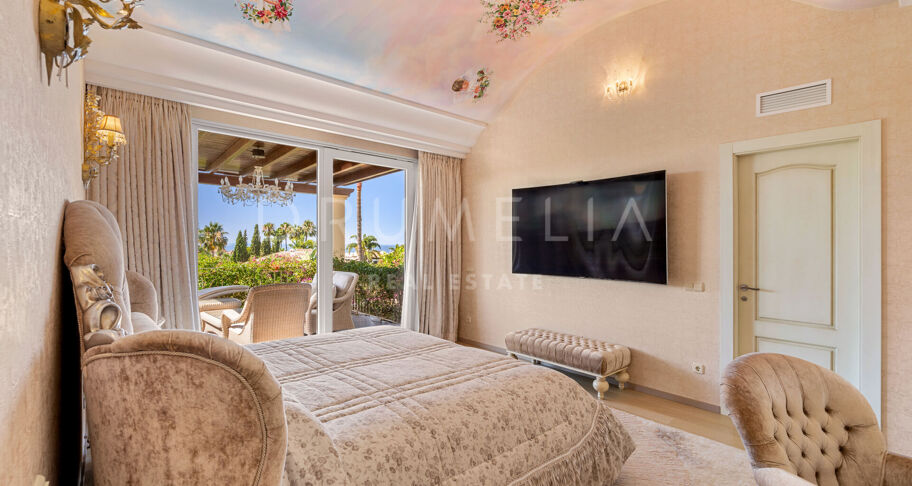 Villa junto a la playa en Marbella Este