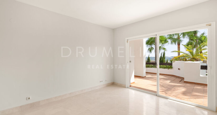Apartment mit seitlichem Meerblick in Las Tortugas de Aloha, Nueva Andalucía