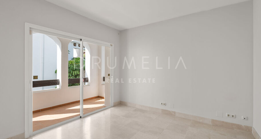Apartment mit seitlichem Meerblick in Las Tortugas de Aloha, Nueva Andalucía