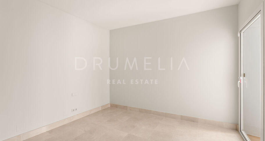 Apartment mit seitlichem Meerblick in Las Tortugas de Aloha, Nueva Andalucía
