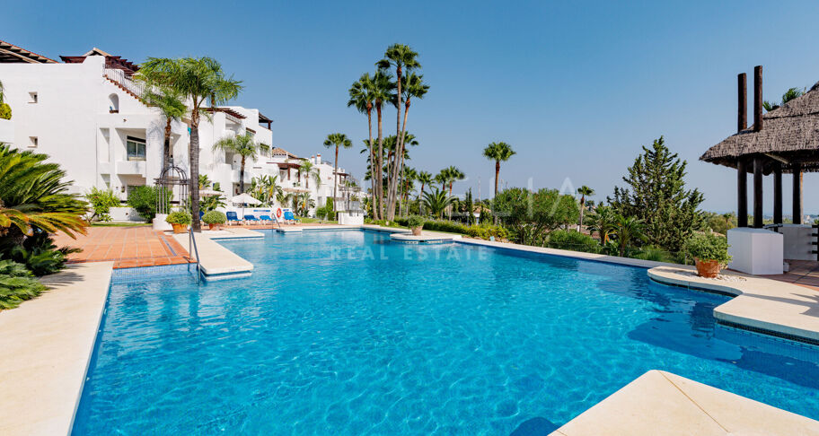 Apartment mit seitlichem Meerblick in Las Tortugas de Aloha, Nueva Andalucía