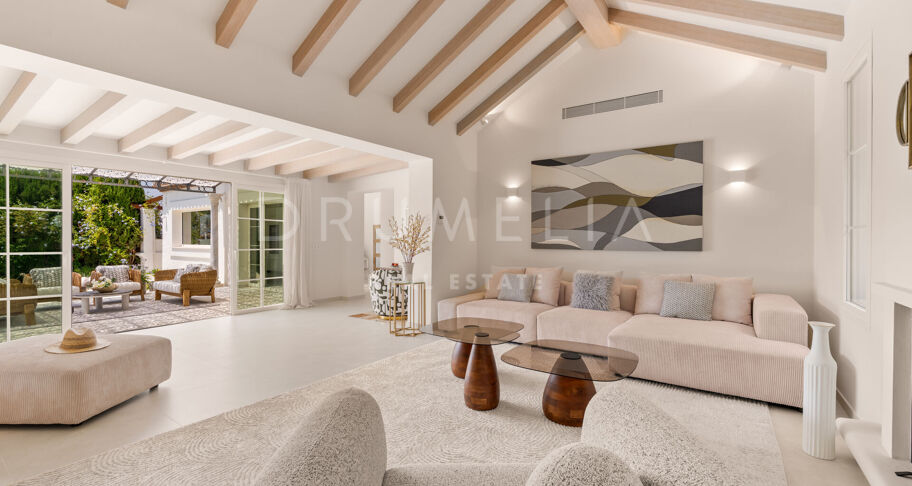 Recently renovated single-level villa with garden and pool in Guadalmina Alta