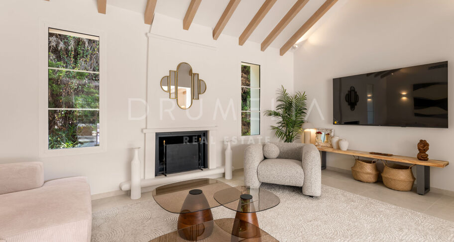 Recently renovated single-level villa with garden and pool in Guadalmina Alta