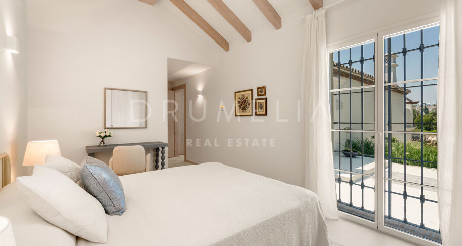 Recently renovated single-level villa with garden and pool in Guadalmina Alta