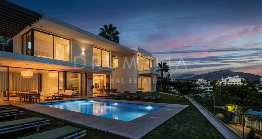 Exquisite Villa mit 5 Schlafzimmern und Panoramablick auf das Meer in La Alqueria