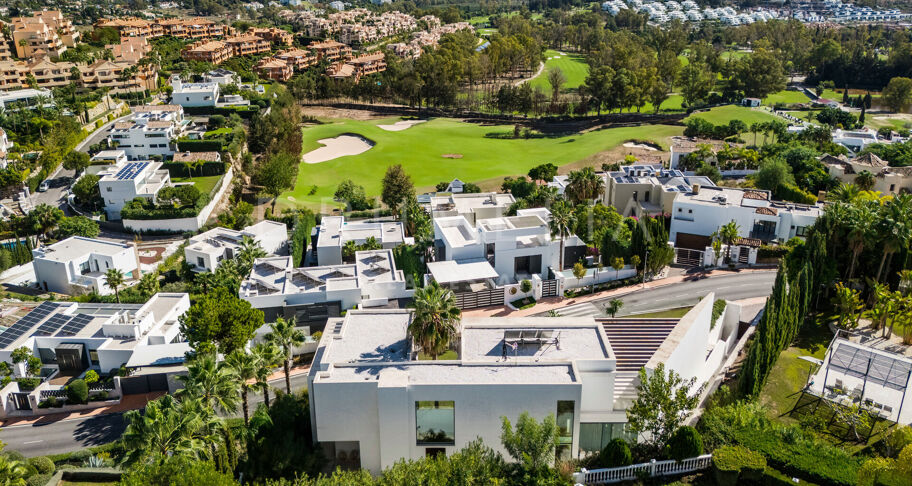 Exquisite Villa mit 5 Schlafzimmern und Panoramablick auf das Meer in La Alqueria