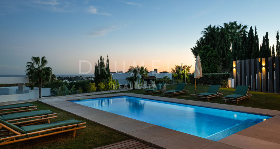 Exquisite Villa mit 5 Schlafzimmern und Panoramablick auf das Meer in La Alqueria
